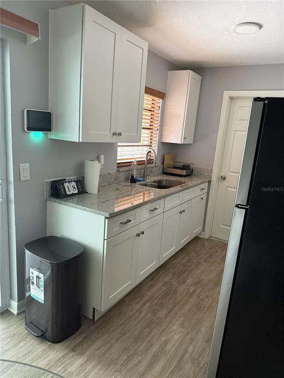 Foto del edificio - 4574 Barley St