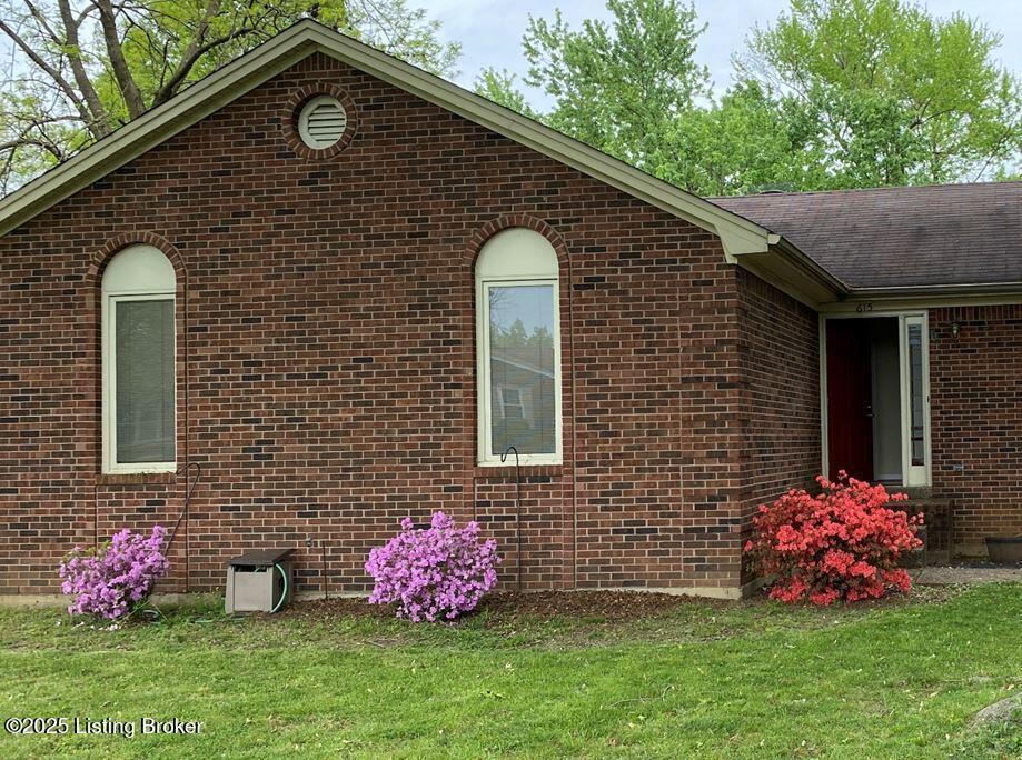 Foto principal - 615 Stivers Rd