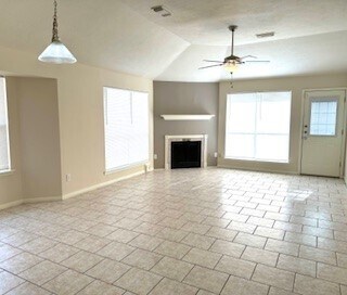 Foto del edificio - 18115 Gravenhurst Ln