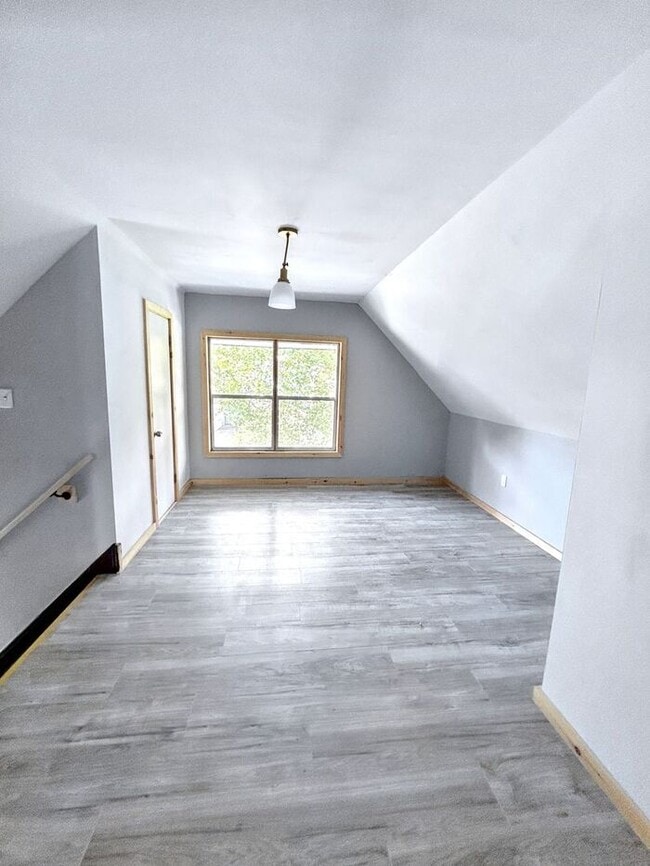 Building Photo - Cozy 1 Bed & 1 Bath Apartment in Cleveland...