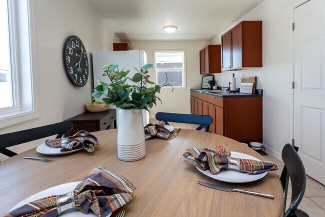 Foto del edificio - 3 Bedroom Homes for rent in Pleasant HIll, IA