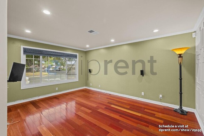 Building Photo - 4600 Ruth Way