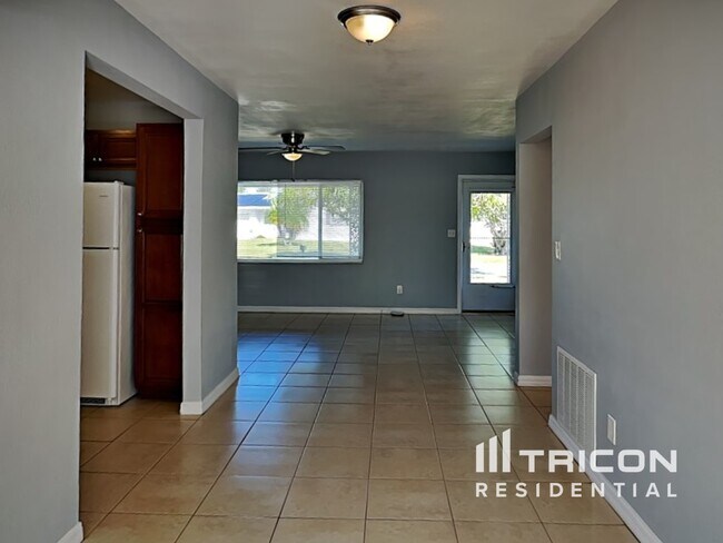 Building Photo - 2529 Brentwood Drive Clearwater FL