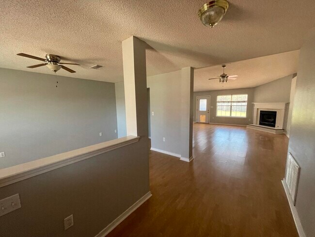 Building Photo - 5406 Josh Dr