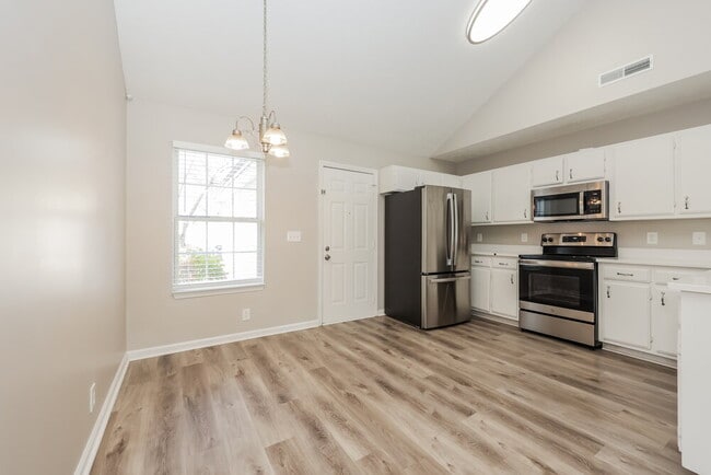 Building Photo - 1246 Catawba Way