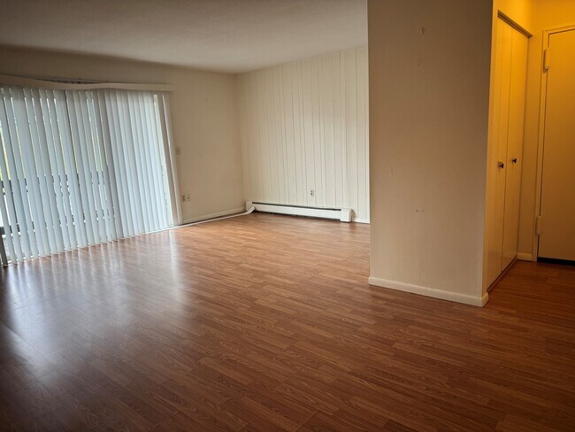 Foto del edificio - 114 Balance Rock Rd