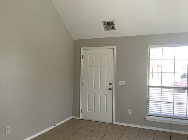 Foto del edificio - 1424 SW 23rd St