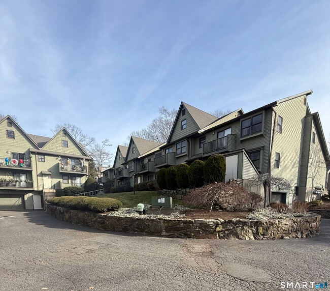 Building Photo - 462 Glendale Ave