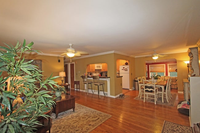 Building Photo - 2308 Harbor Dr