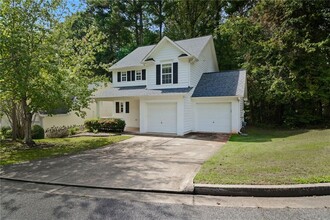 Building Photo - 4217 Hunters Green Way NE