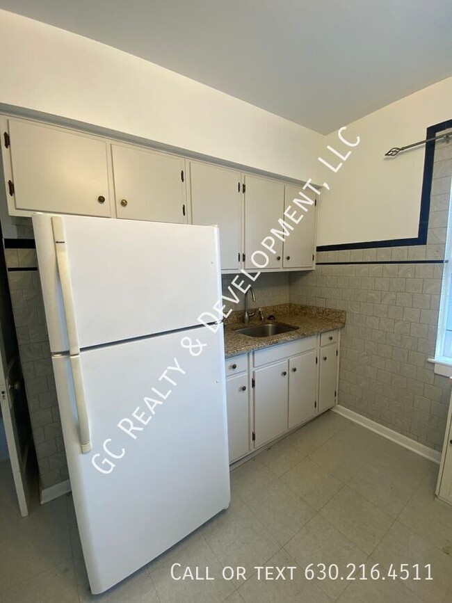Building Photo - 4626 N Kenneth Ave
