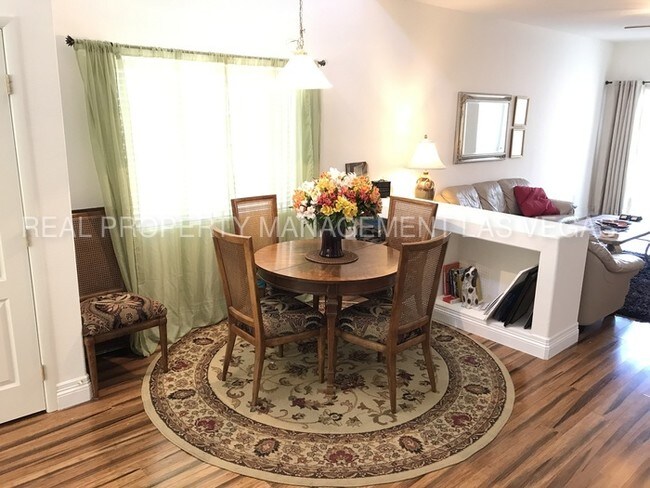 Building Photo - MOUNTAINS EDGE 4BD/3BA! GATED/POOL/SPA!