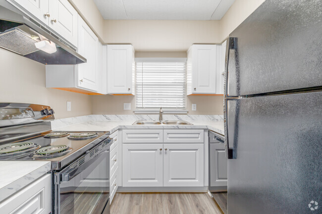 1BR, 1BA - 850SF - Kitchen - Park Place Apartments