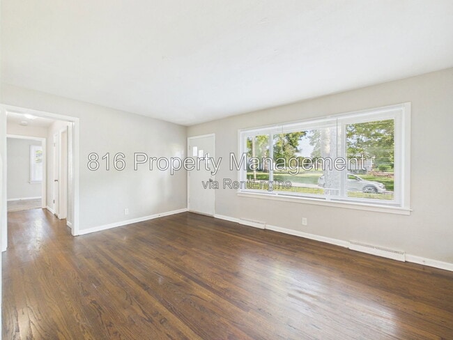 Foto del edificio - 8250 Webster Ave
