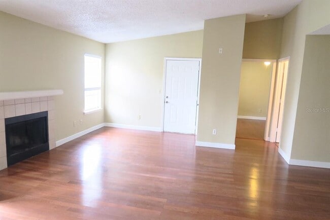 Building Photo - 2550 N Alafaya Trail