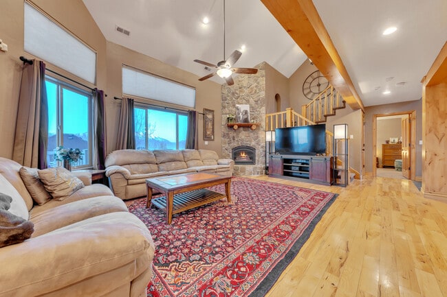 Large Living Room/Big Room - 2302 S Morgan Rd