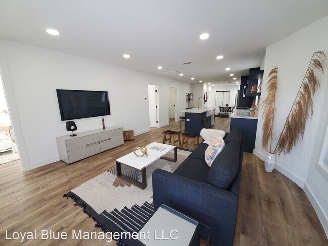 Foto del edificio - 4 br, 2 bath House - 3427 S Victoria Avenue