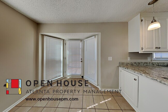 Foto del edificio - 2541 Zachary Woods Dr NW Marietta