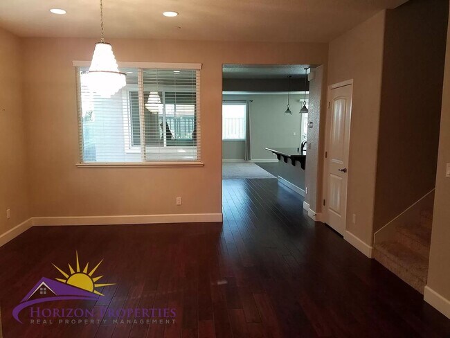 Foto del edificio - Spacious 5 Bed 4 Bath 3 Car Garage 2,980 Sq. Ft. Fiddyment Ranch Home in Roseville