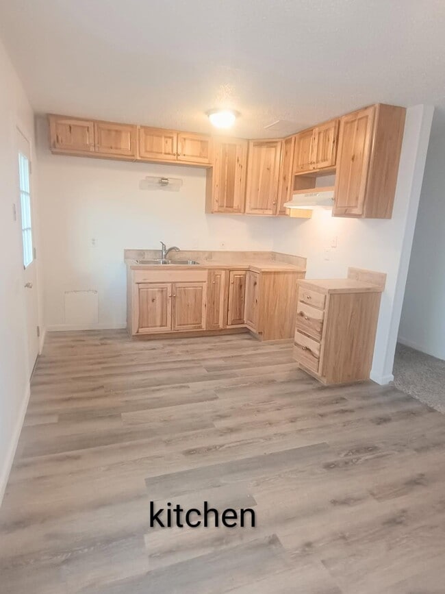 Building Photo - 1152 W Juniper Dr