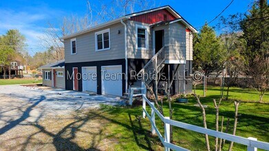 Building Photo - 906 White Pine Dr