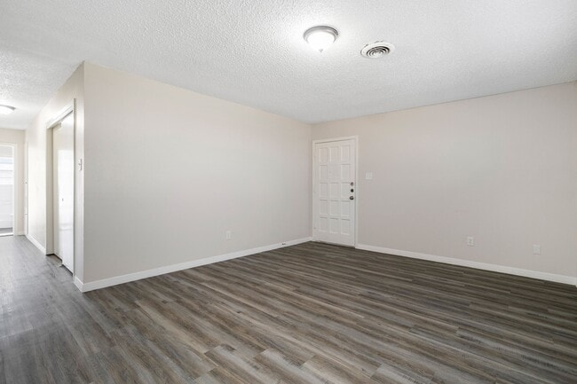 Building Photo - 118 Johnson St