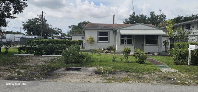 Building Photo - 6010 SW 33rd St