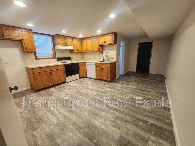 Foto del edificio - 3870 Steele Ave