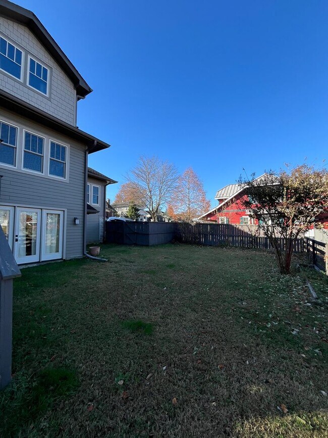 Foto del edificio - Charming Home in Belmont-Hillsboro Neighborhood, minutes to Vandy and Belmont, Fenced Yard