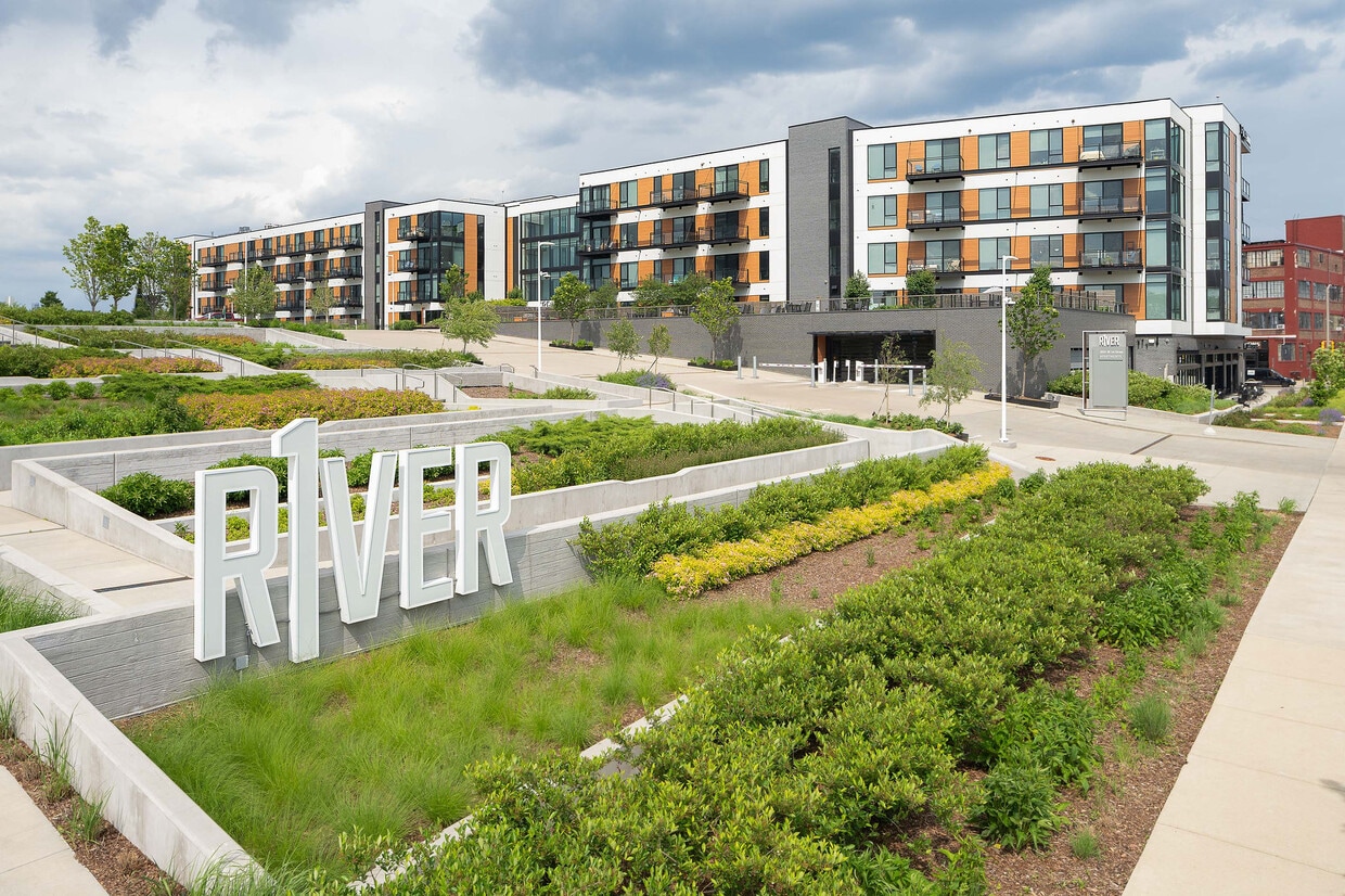 Primary Photo - Tribute Apartments at R1VER