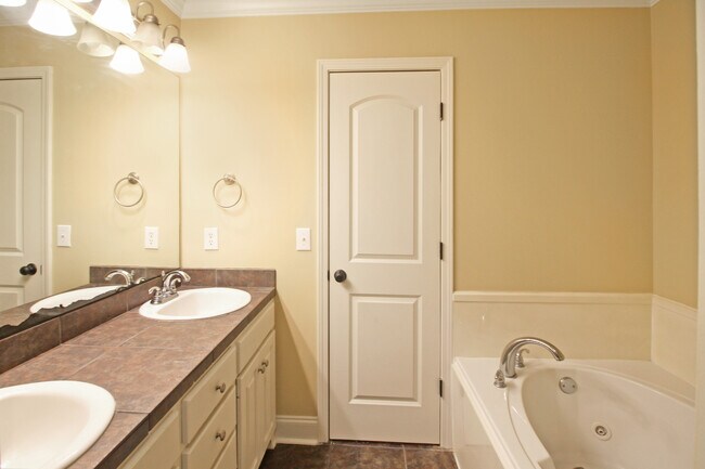 Foto del edificio - 810 Windlass Cove