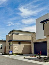 Building Photo - 2670 Maverick Ln
