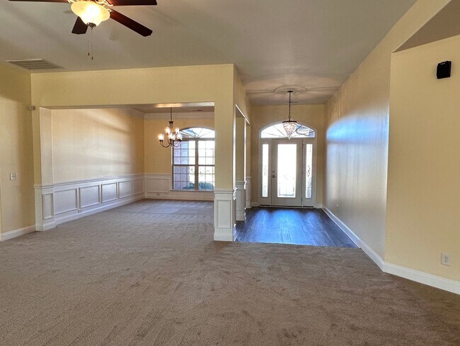 Building Photo - Exclusively Offered by Muse Realty Rentals...