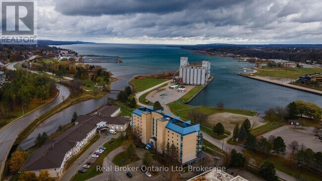 Photo du bâtiment - 1455 2nd Ave W