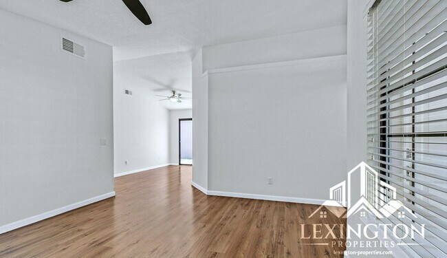 Foto del edificio - Stunning, 3-Bedroom, 2-Bathroom Home in Antelope!