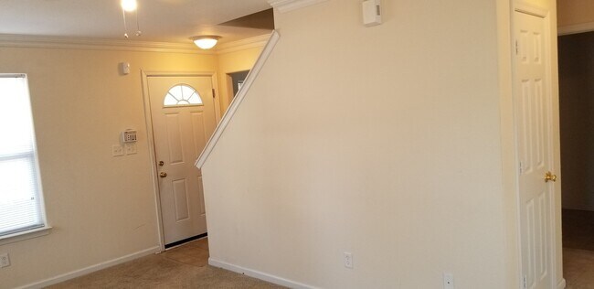 Foto del edificio - 3 Bedroom 2.5 Bath single family in Chesap...