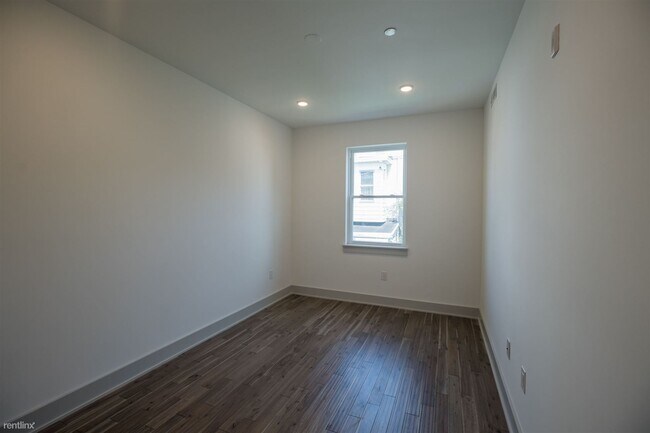 Foto del edificio - 3 br, 2 bath 4plex - 3213 HAVERFORD AVE Un...