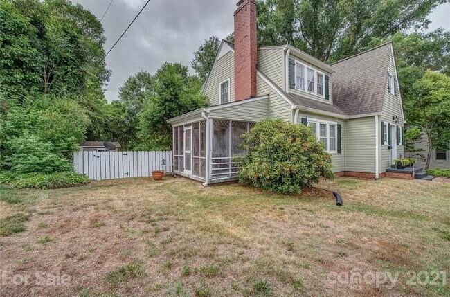 Building Photo - 505 Beaumonde Ave