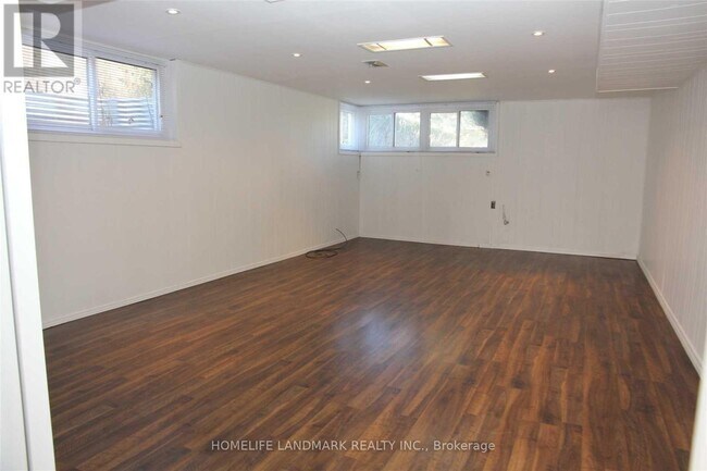 Photo du bâtiment - 348 Boisdale Ave