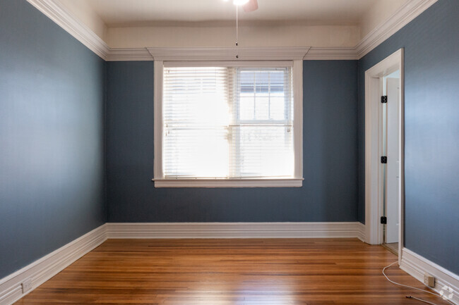 Interior Photo - 12 Shore Lane-