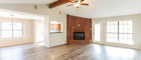 Foto del edificio - 7618 Creek Wood Dr