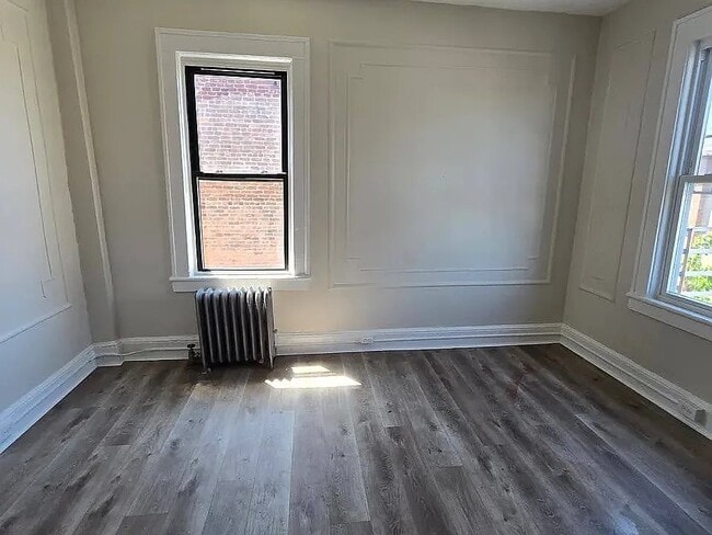 Foto del edificio - 494 E 23rd St