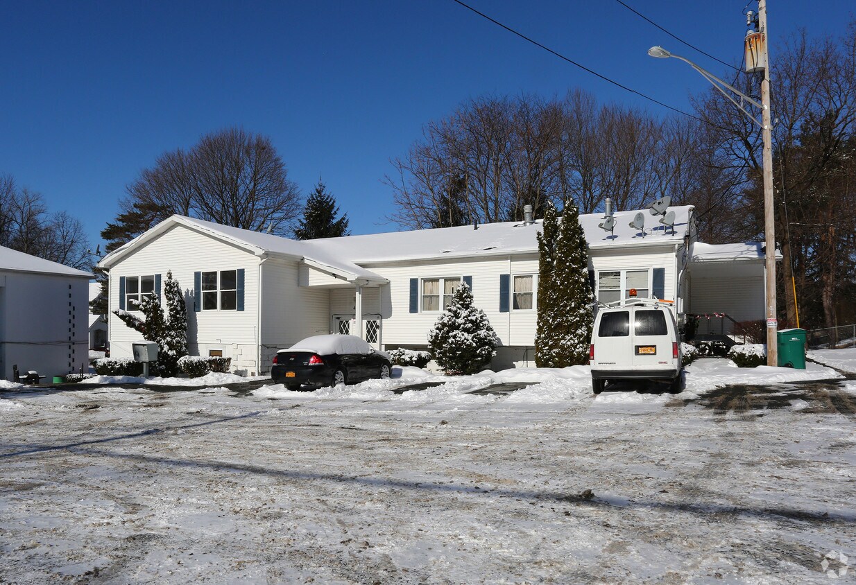 Primary Photo - South Lake Apartments