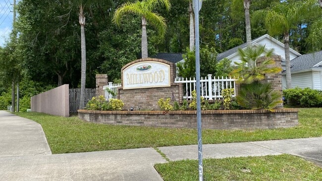 Building Photo - 7846 Royal Hart Dr