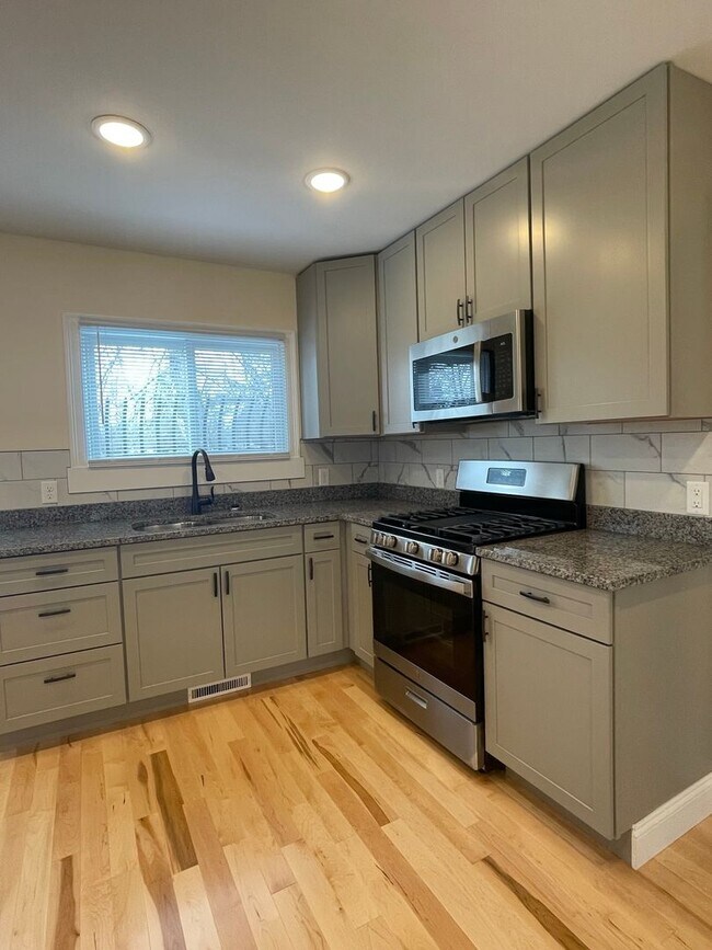 Building Photo - 74 Elmwood Ave