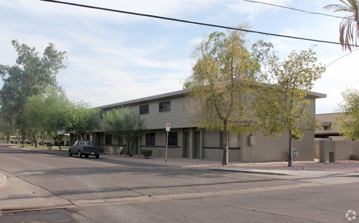Primary Photo - 1041 S Mariana St
