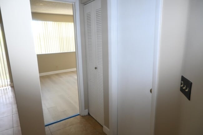 Building Photo - 8721 Wiles Rd