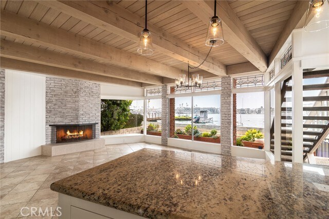 Building Photo - 302 S Bay Front