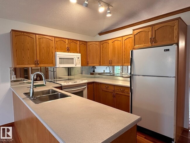 Building Photo - 643 Jenner Cove NW