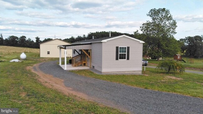 Building Photo - 510 School Rd